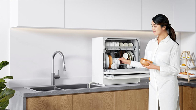 Máy rửa chén bát Panasonic NP-TH1WEVN