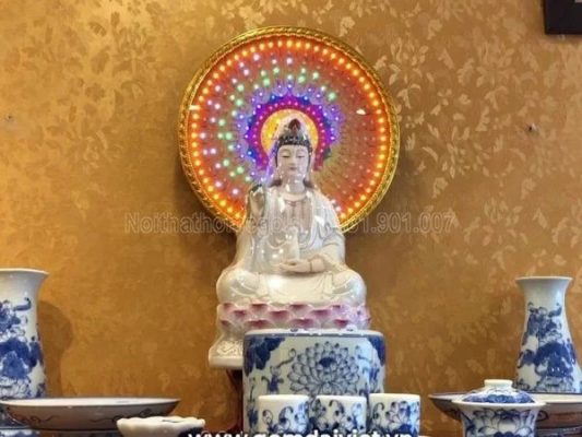 Phật bà Quan Âm là biểu tượng cho lòng từ bi, điềm lành